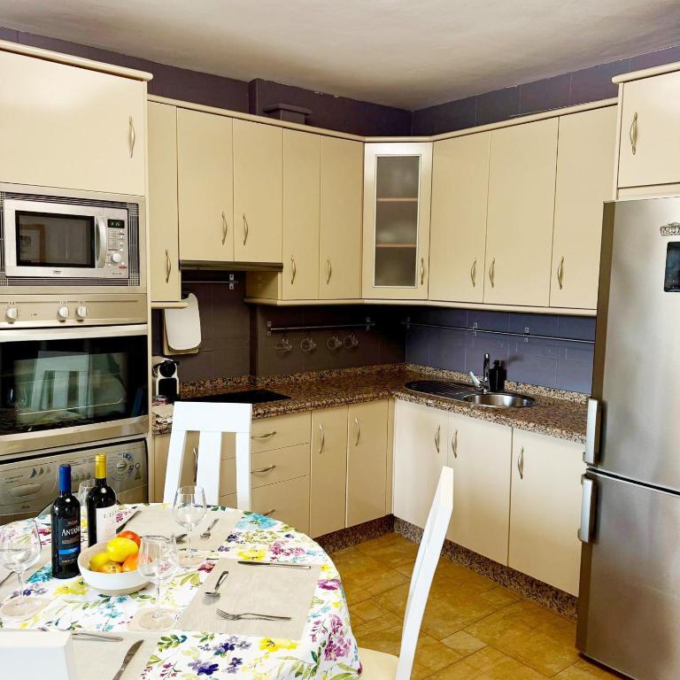 Beautiful 1 Bedroom Apartment Benalmadena - Apartamento de 1 dormitorio - 50