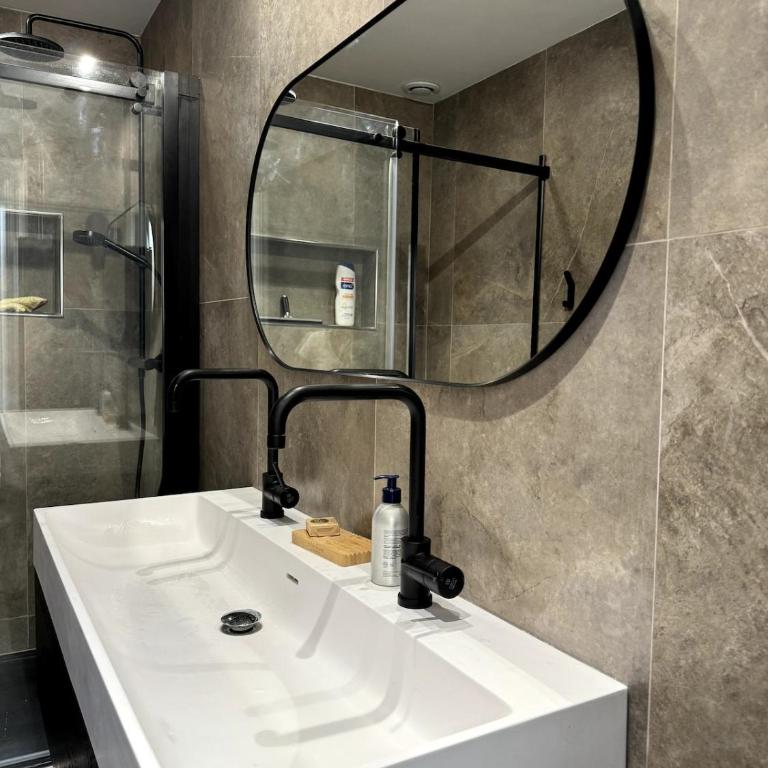 Carré d'Or - 2P Cosy avec Terrasse et véranda - Appartement 1 Chambre - 27