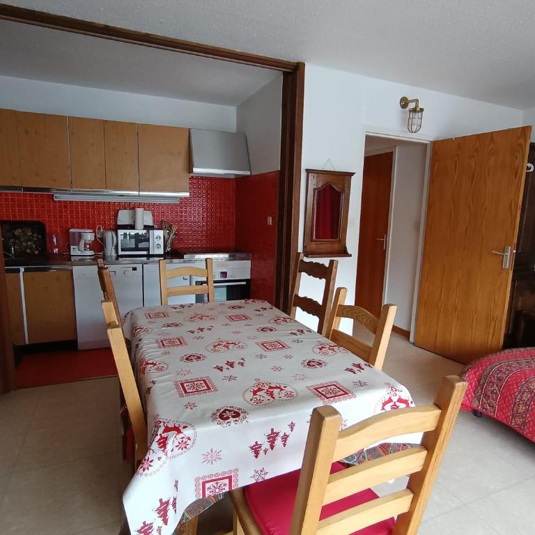 Studio spacieux proche pistes, animaux et parking - FR-1-445-63 - Estudio - 1