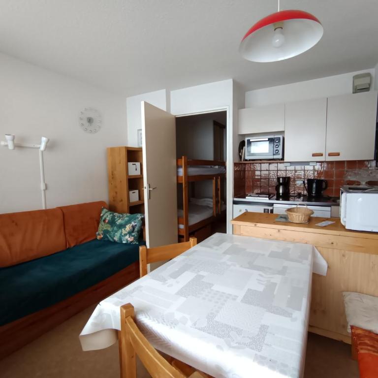 Appartement 4 pers non rénové - Vue sur pistes, animaux admis - FR-1-445-112 - Appartamento - 3
