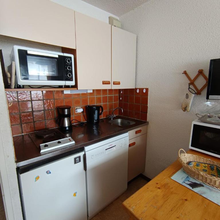 Appartement 4 pers non rénové - Vue sur pistes, animaux admis - FR-1-445-112 - Appartamento - 4