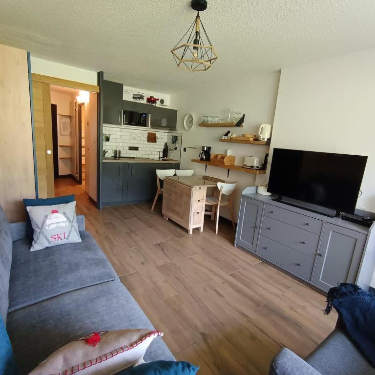 Studio rénové pour 4 pers, accès pistes, avec balcon, parking - FR-1-445-187 - Studio - 1