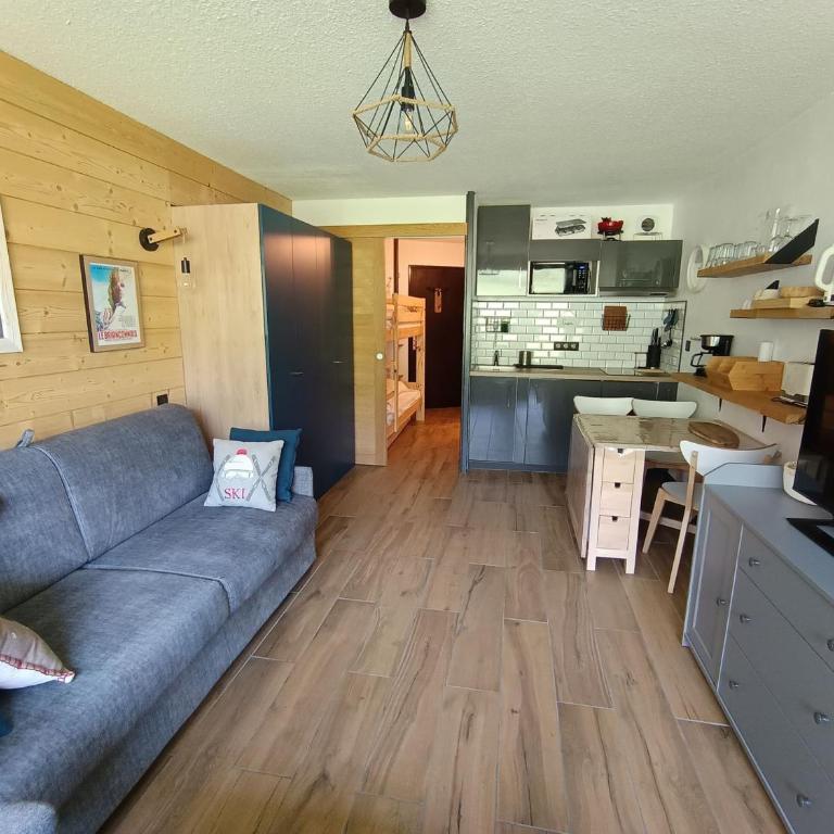 Studio rénové pour 4 pers, accès pistes, avec balcon, parking - FR-1-445-187 - Studio - 15