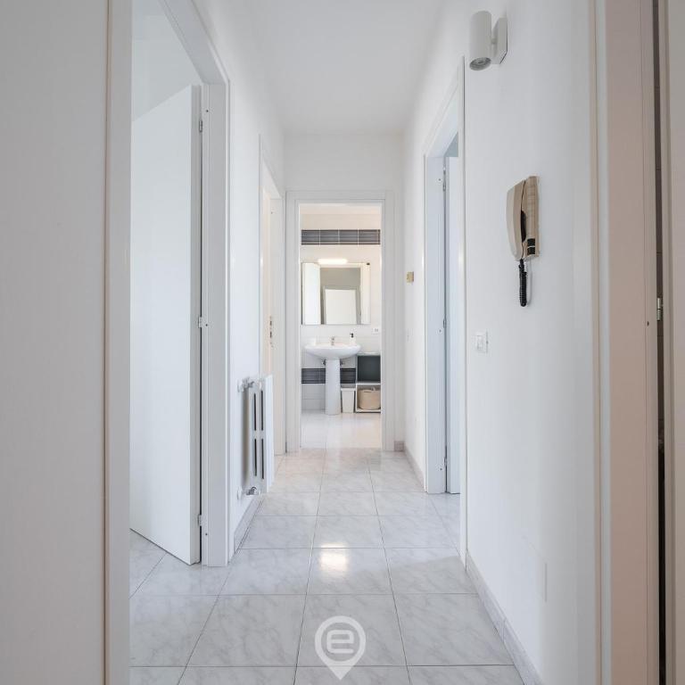 Sunset Oasis Apartment - Appartamento con 2 Camere da Letto e Balcone - 11