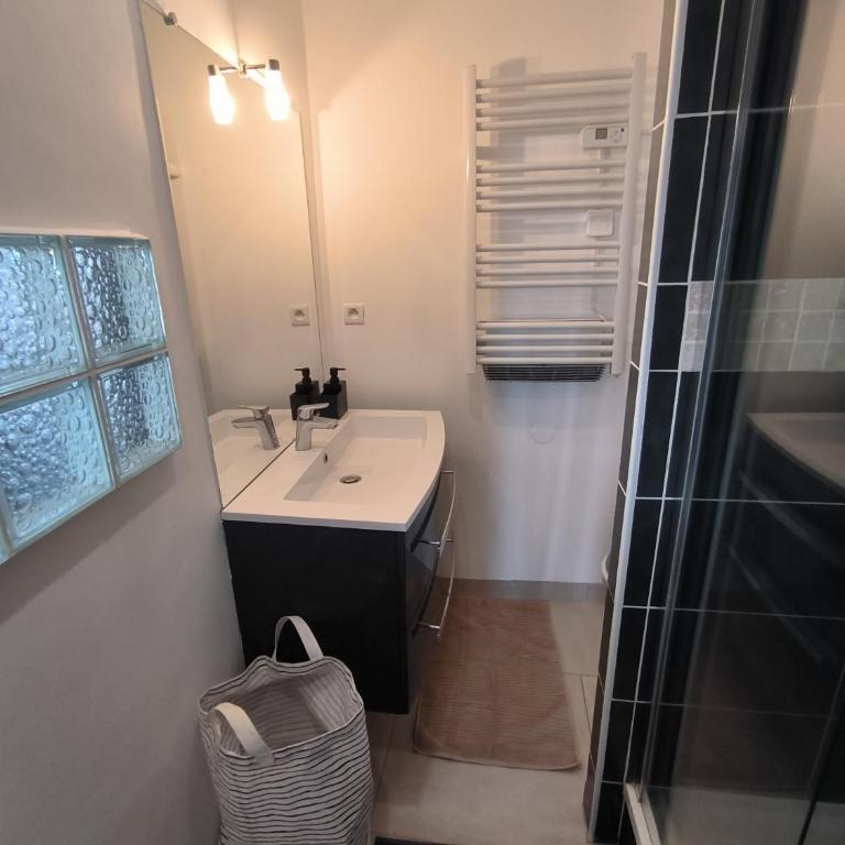 Loft parcours de arts - vielle ville - Appartement 1 Chambre - 7