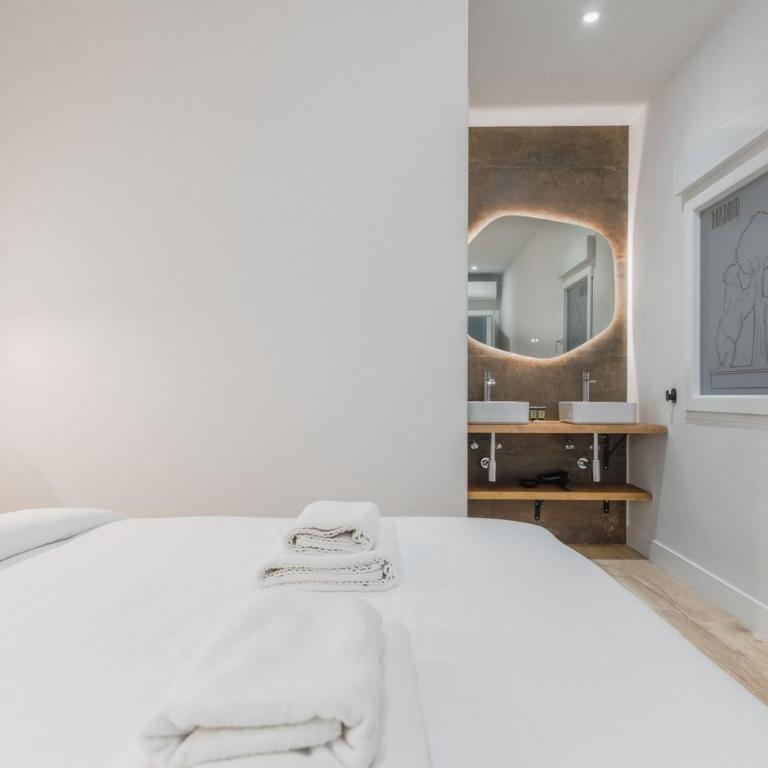 Bright modern - 3Bedrooms 3Bathrooms -Salamanca - Three-Bedroom Apartment - 5
