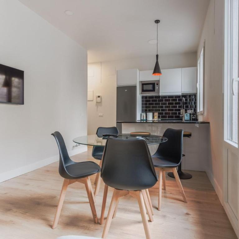 Bright modern - 3Bedrooms 3Bathrooms -Salamanca - Three-Bedroom Apartment - 7