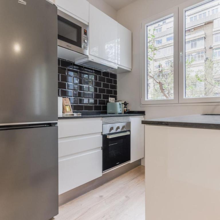 Bright modern - 3Bedrooms 3Bathrooms -Salamanca - Three-Bedroom Apartment - 8