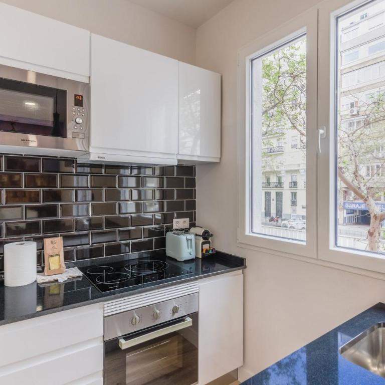 Bright modern - 3Bedrooms 3Bathrooms -Salamanca - Three-Bedroom Apartment - 9