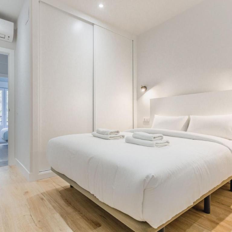 Bright modern - 3Bedrooms 3Bathrooms -Salamanca - Three-Bedroom Apartment - 14