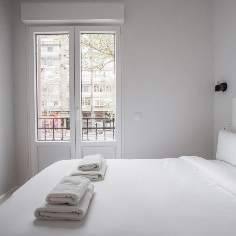 Bright modern - 3Bedrooms 3Bathrooms -Salamanca - Three-Bedroom Apartment - 16