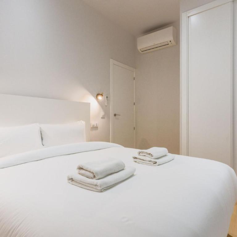 Bright modern - 3Bedrooms 3Bathrooms -Salamanca - Three-Bedroom Apartment - 20