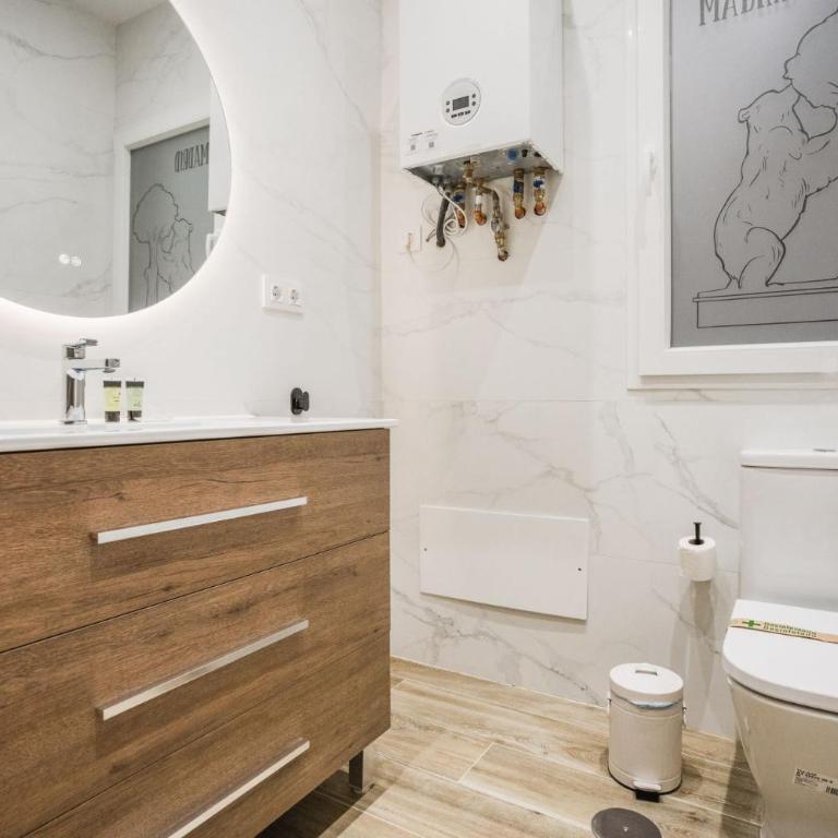 Bright modern - 3Bedrooms 3Bathrooms -Salamanca - Three-Bedroom Apartment - 29