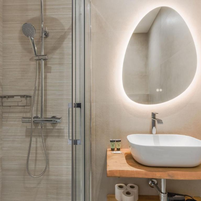Bright modern - 3Bedrooms 3Bathrooms -Salamanca - Three-Bedroom Apartment - 30