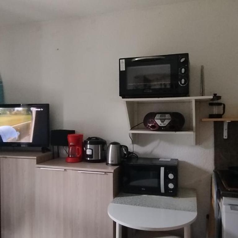 Studio calme - Appartement 1 Chambre - 11