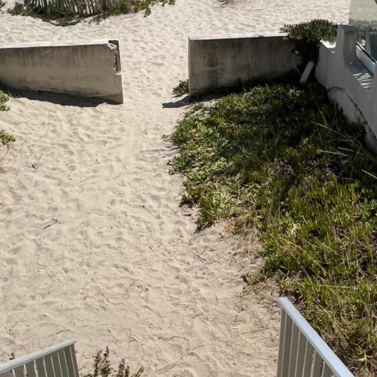 CARNON PLAGE évasion en bord de mer les pieds dans le sable accès privé et direct à la plage Logement T4 pour 6 pers Terrasse vue mer Parking privé gratuit Accueil personnalisé - Appartement 3 Chambres - Vue sur Mer - 27