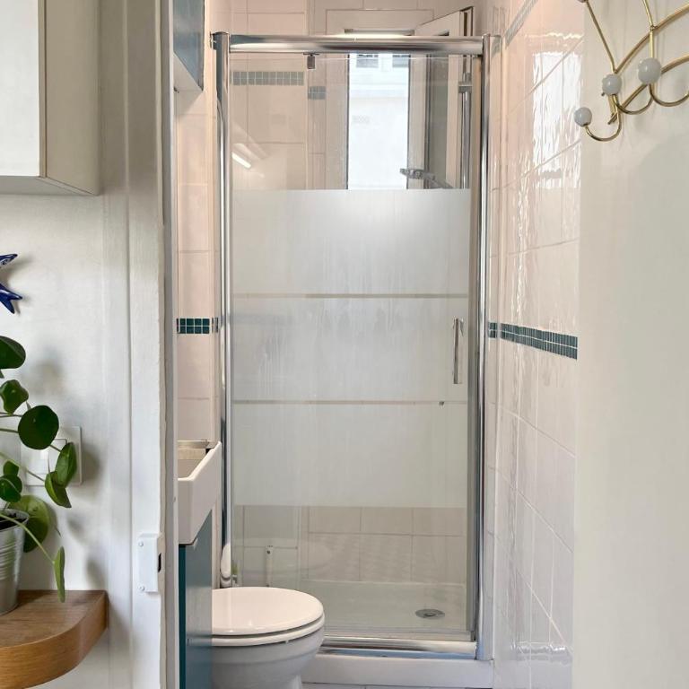 Lovely One-Bedroom Apartment in Paris 18th - Appartement - 10