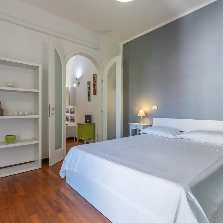 GuestHost - Bright Flat Sant Orsola & Villa Laura - Appartamento con 1 Camera da Letto - 1