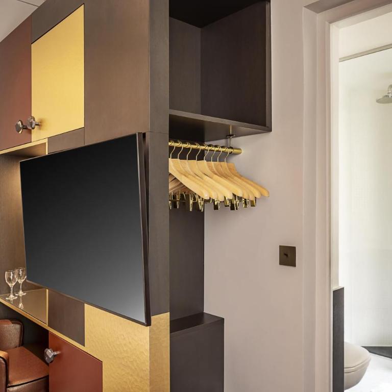 Best Western Plus Hotel Sydney Opera - Small Classic Double Room - Non-Smoking - 9