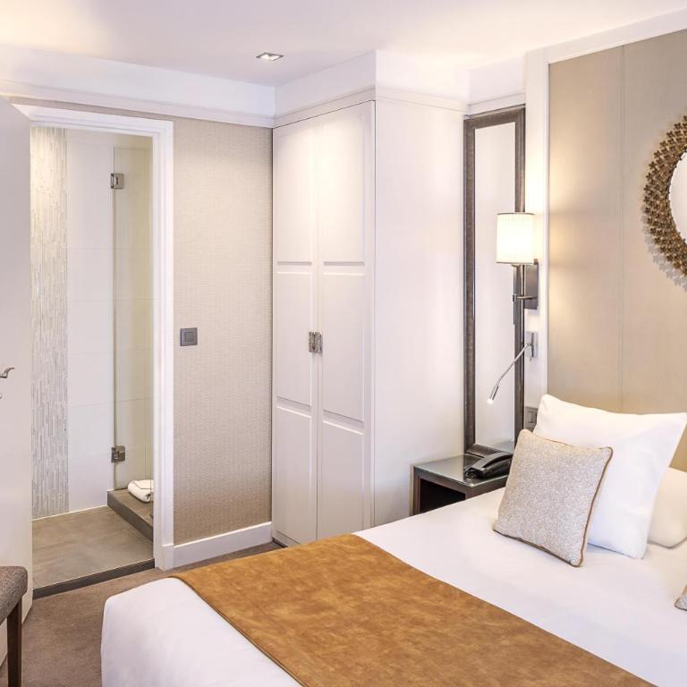 Best Western Plus Hotel Sydney Opera - Small Classic Double Room - Non-Smoking - 13