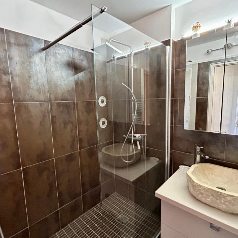 Spacious & Unique Sea View Apt Terrace Pool & Charm - Apartamento de 3 dormitorios - 19