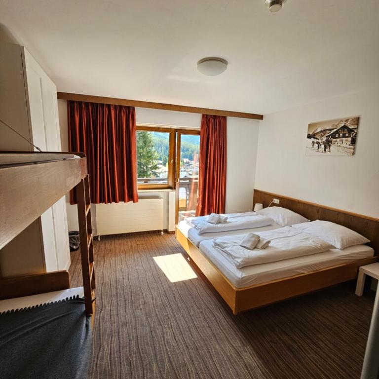 Sonnenburg Hotel - Familienzimmer mit Terrasse - 14