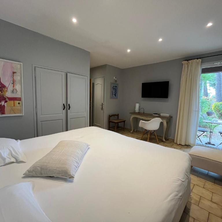 Logis Hôtel restaurant des Pins - Chambre Double Prestige - 7