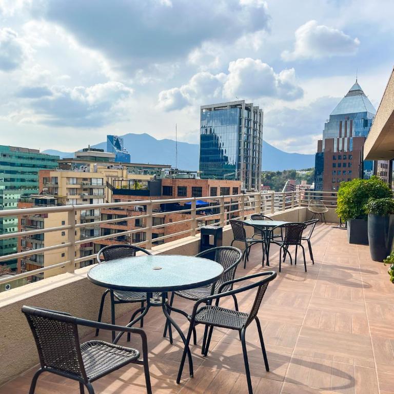 Depto 2D en Excelente Ubicación, Las Condes con Piscina - Apartamento de 2 dormitorios - 7