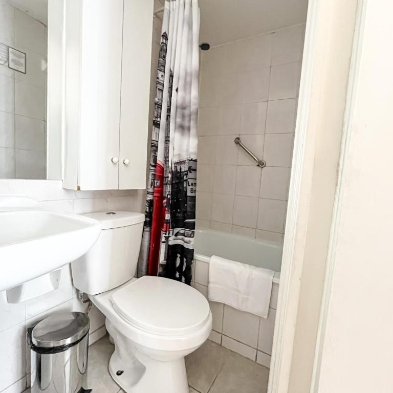 Depto 2D en Excelente Ubicación, Las Condes con Piscina - Apartamento de 2 dormitorios - 22