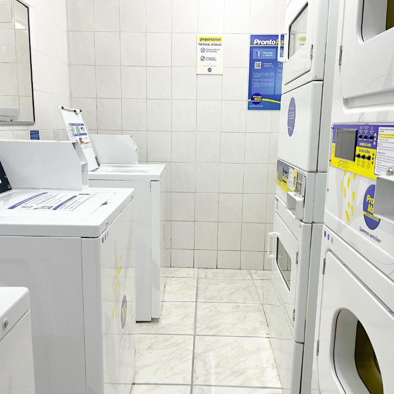 Depto 2D en Excelente Ubicación, Las Condes con Piscina - Apartamento de 2 dormitorios - 32