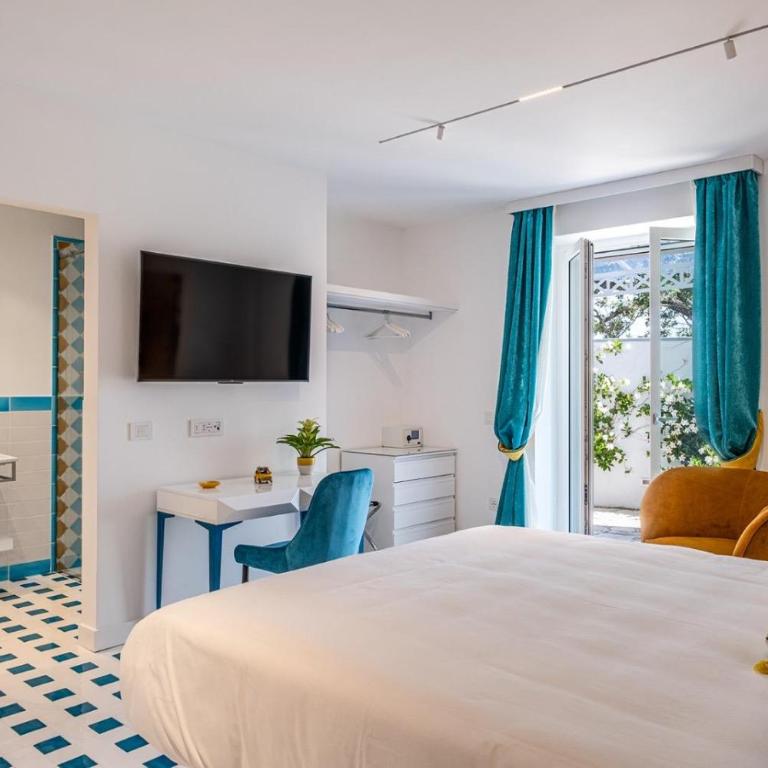 Villa Coralia Sorrento, Luxury Suite in Amalfi Coast, Italia - Luxury Double Room with Garden View - 4