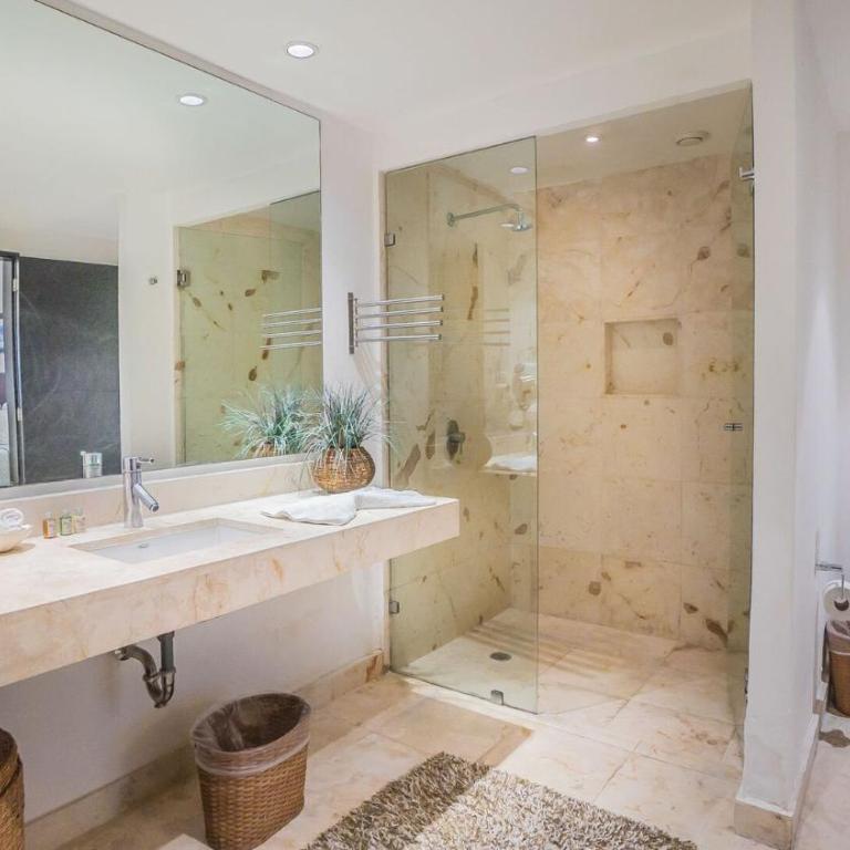 The Elements Oceanfront & Beachside Condo Hotel - One-Bedroom Apartment with Pool View (2 Adults) - 2