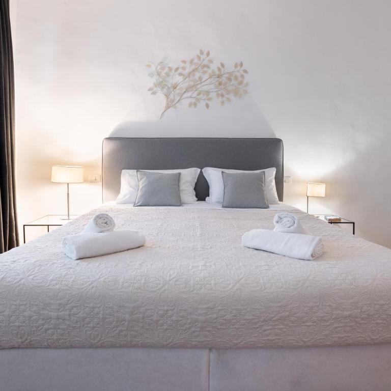 Keys of Italy - Albero 15 - Big and Small apt by Train station 2nd floor - Appartamento con 2 Camere da Letto - 4