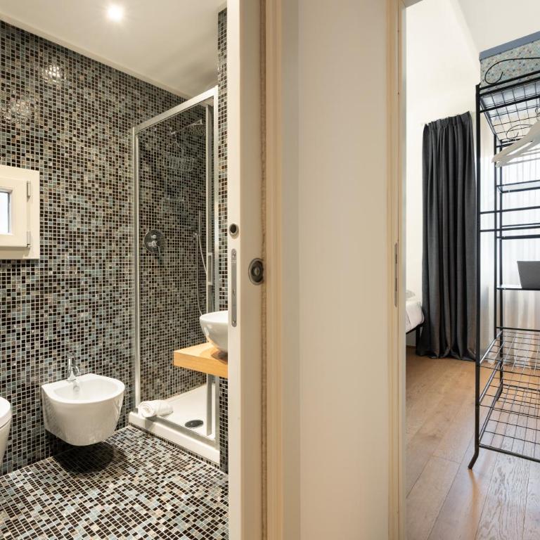 Keys of Italy - Albero 15 - Big and Small apt by Train station 2nd floor - Appartamento con 2 Camere da Letto - 24