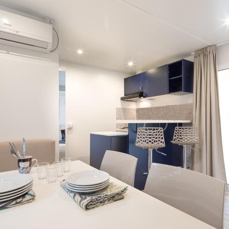 Camping Village Cavallino - Chalet Superior - 7