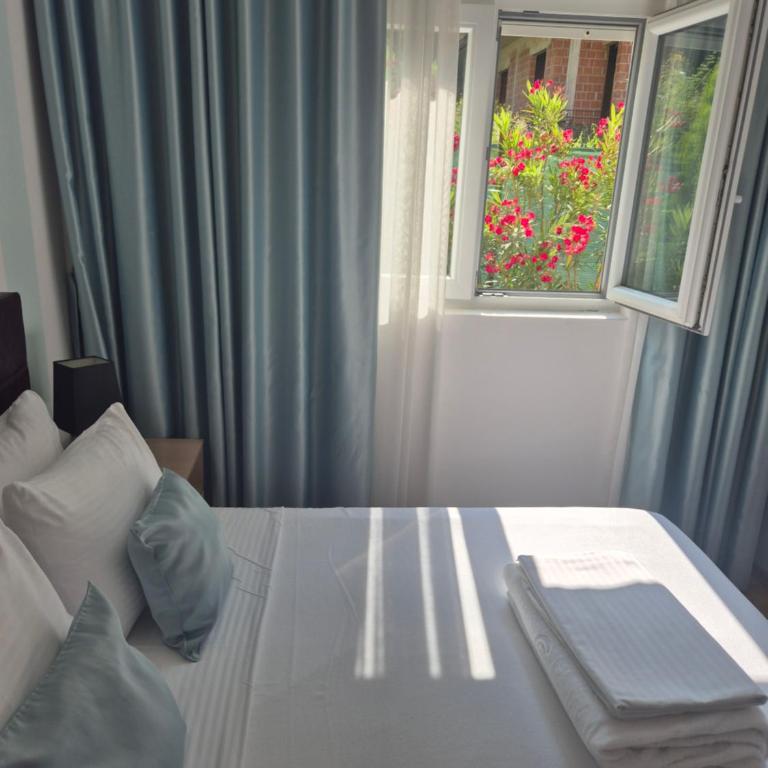 Sun Village Aparthotel - One-Bedroom Apartment - 2
