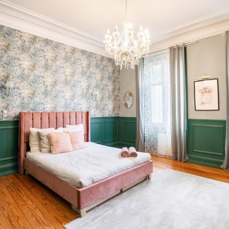 By OZC IMMO, La Suite Royal Room, Jacuzzi - Appartamento Deluxe con 1 Camera da Letto - 3