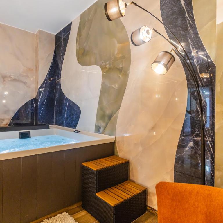 VBM Suite & SPA - Luxury Stays in Bari Center - One-Bedroom Apartment with Sauna and Jacuzzi - 33