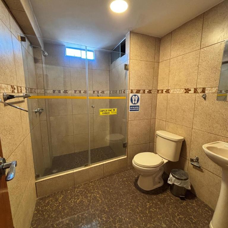 Hotel Ruiz - Cajamarca - Habitación Doble - 2 camas - 4