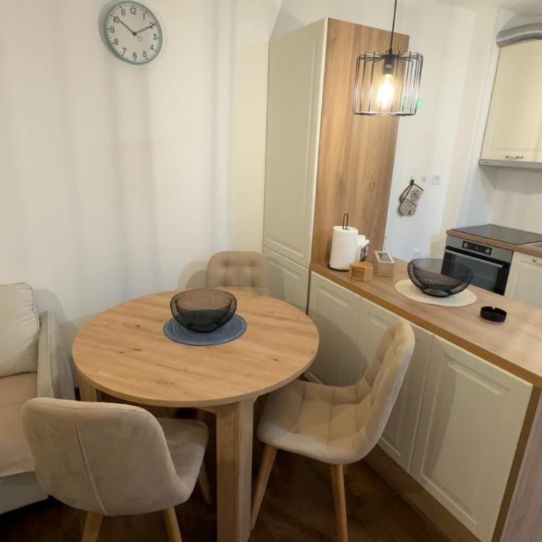 Galeb Family Apartments - Deluxe One-Bedroom Apartment with Garden View - 17