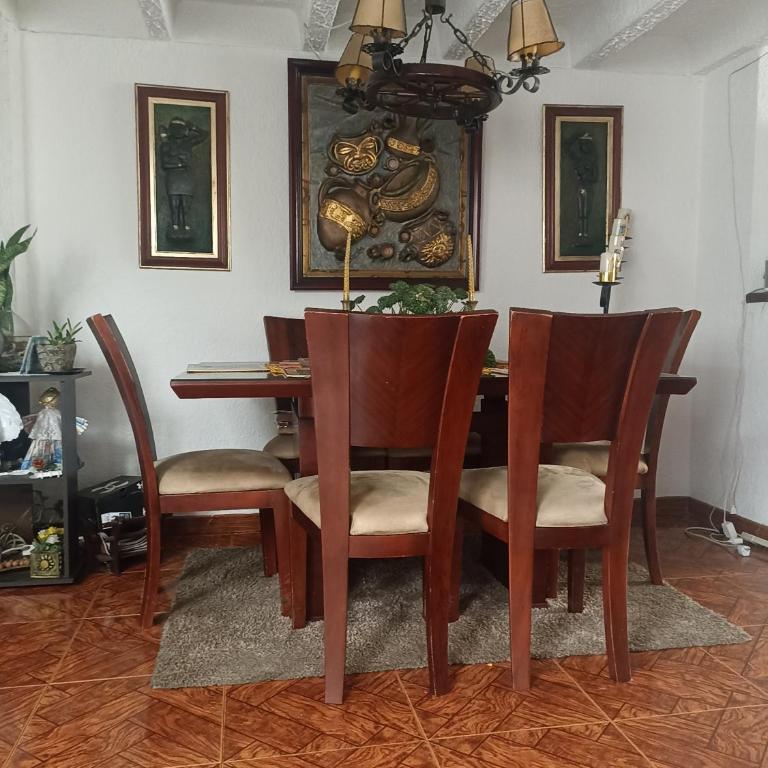 Casa recidencial apta para mascotas con estacionamiento - Habitación Doble con baño compartido - 10