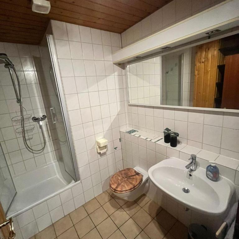 Apartment - 3 Schlafzimmer - zentrale Lage - Garten - Apartamento de 3 dormitorios - 21