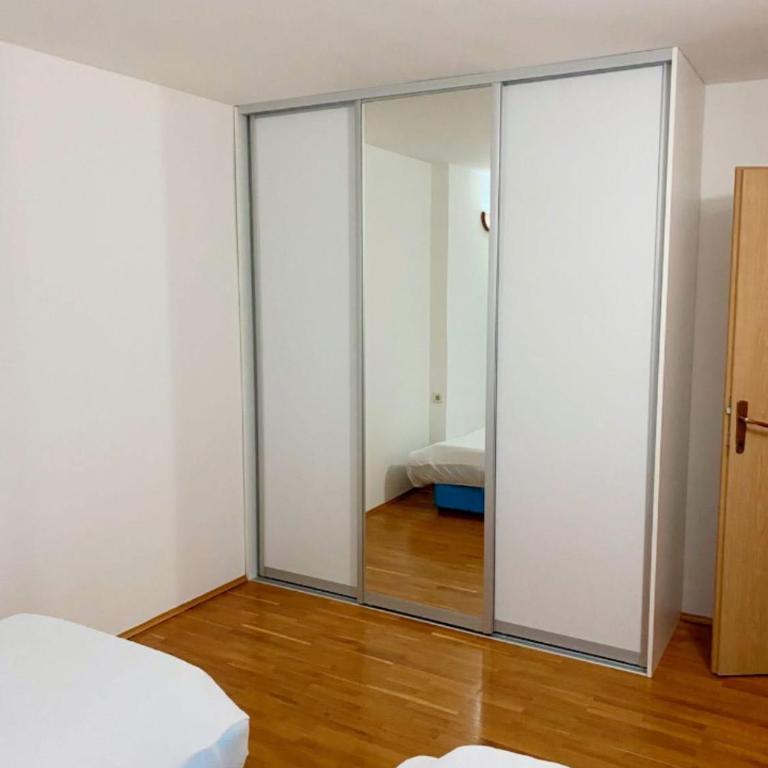 Apartment Old Town -Austrian Square - Apartman sa 2 Spavaće Sobe i Balkonom - 16