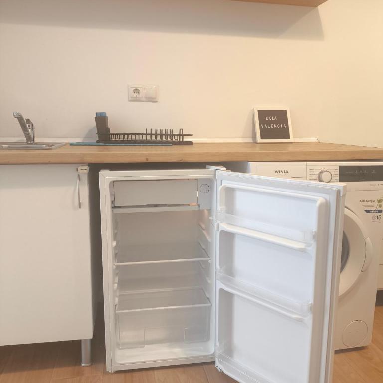 Central Cozy Ground Floor Studio - Apartment - 6