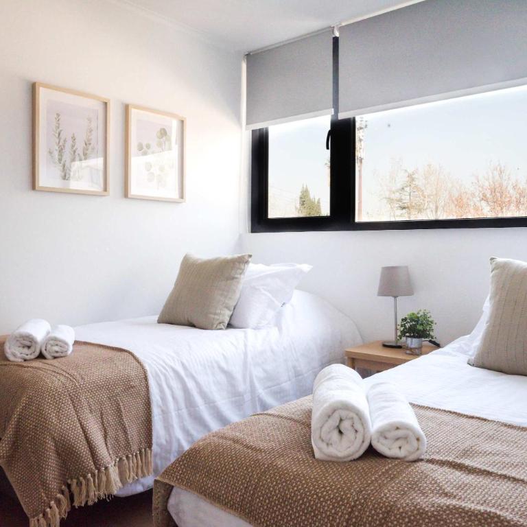 Beauty 2BR Haven for 5 in Lively Las Condes Oasis - Apartment - 3