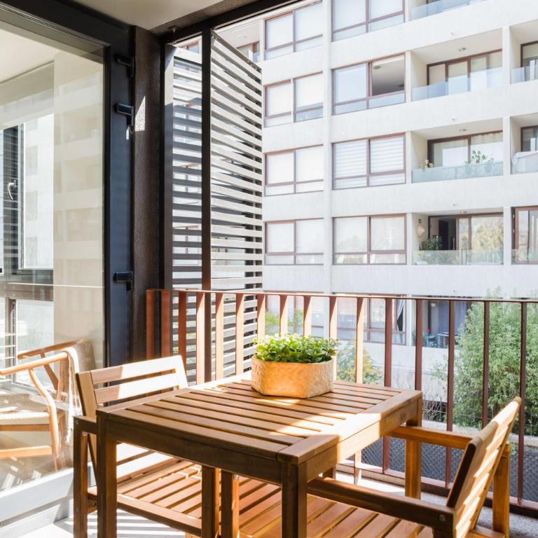 Beauty 2BR Haven for 5 in Lively Las Condes Oasis - Apartamento - 5