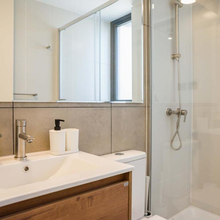 Beauty 2BR Haven for 5 in Lively Las Condes Oasis - Apartment - 23