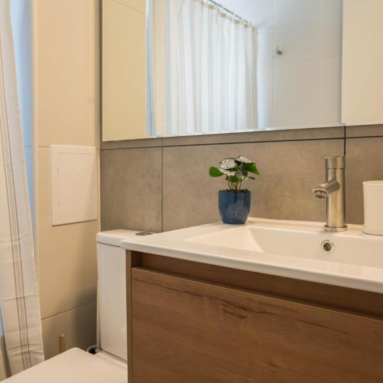 Beauty 2BR Haven for 5 in Lively Las Condes Oasis - Apartment - 25