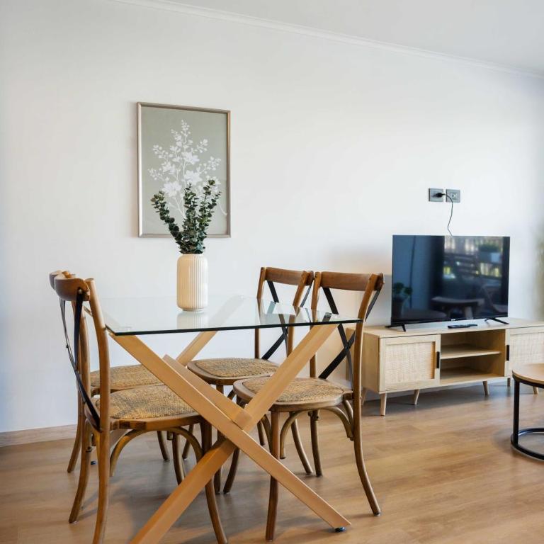 Stylish 2BR Flat for 5 in Lively Las Condes Oasis - Apartamento - 25