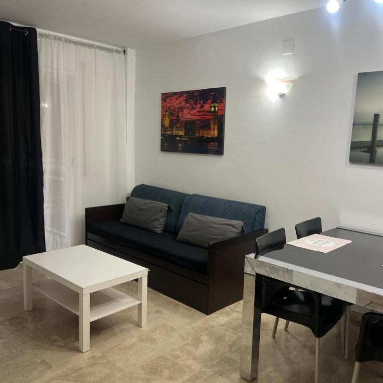 Ventura Park 4 4 - Two-Bedroom Apartment - 6